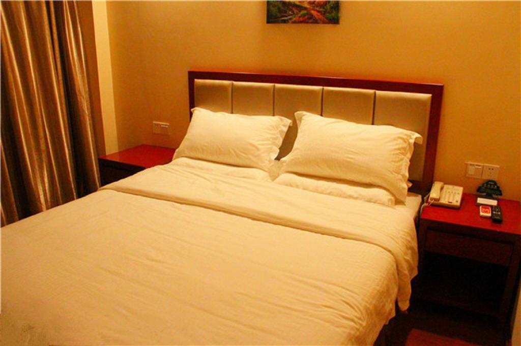 Greentree Inn Sanya He Ping Street Hotel Quarto foto