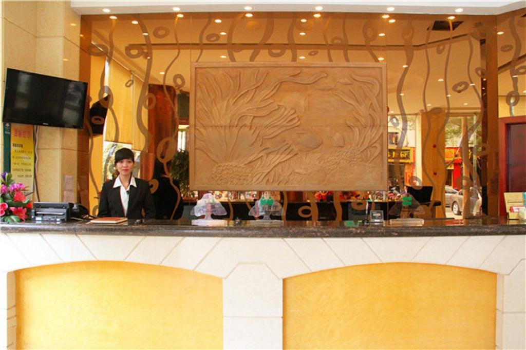 Greentree Inn Sanya He Ping Street Hotel Exterior foto