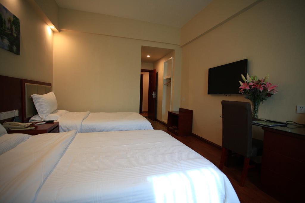 Greentree Inn Sanya He Ping Street Hotel Quarto foto